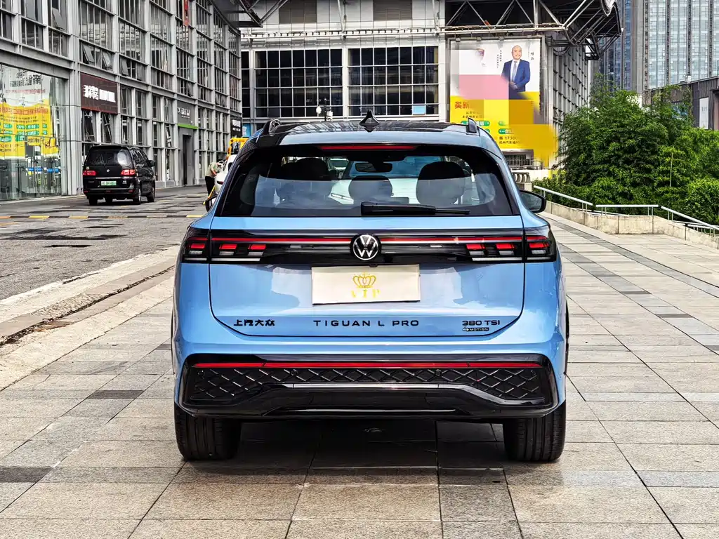 Volkswagen Tiguan L — фото 6
