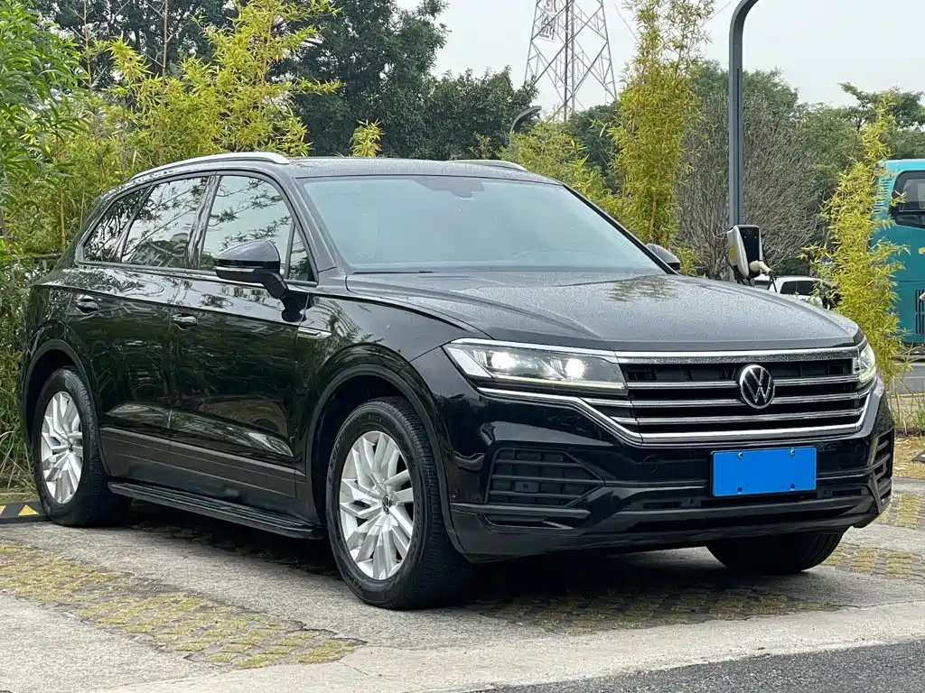 Volkswagen Touareg — фото 3