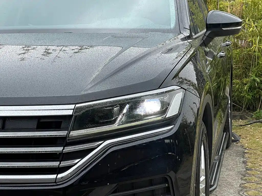 Volkswagen Touareg — фото 4