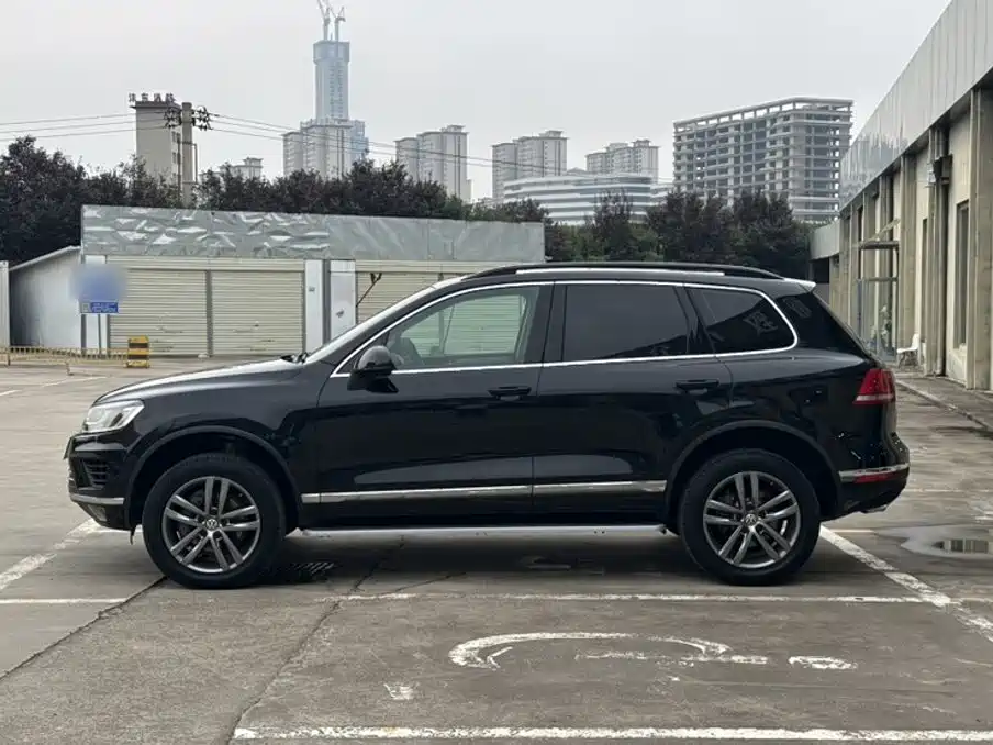 Volkswagen Touareg — фото 6