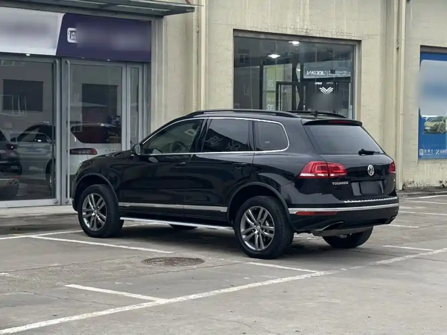 Volkswagen Touareg — фото 7