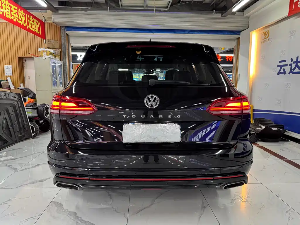 Volkswagen Touareg — фото 6