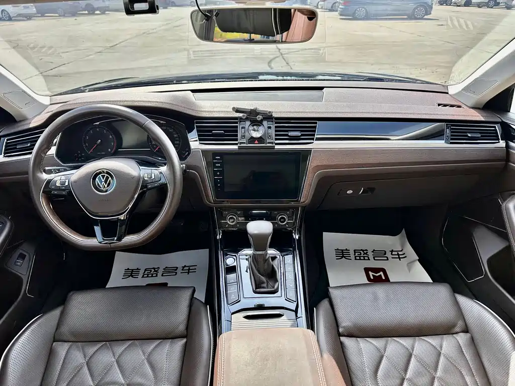 Volkswagen Phideon — фото 5