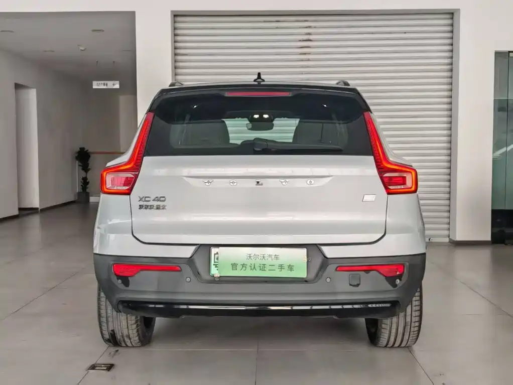 Volvo XC40 NEV — фото 7
