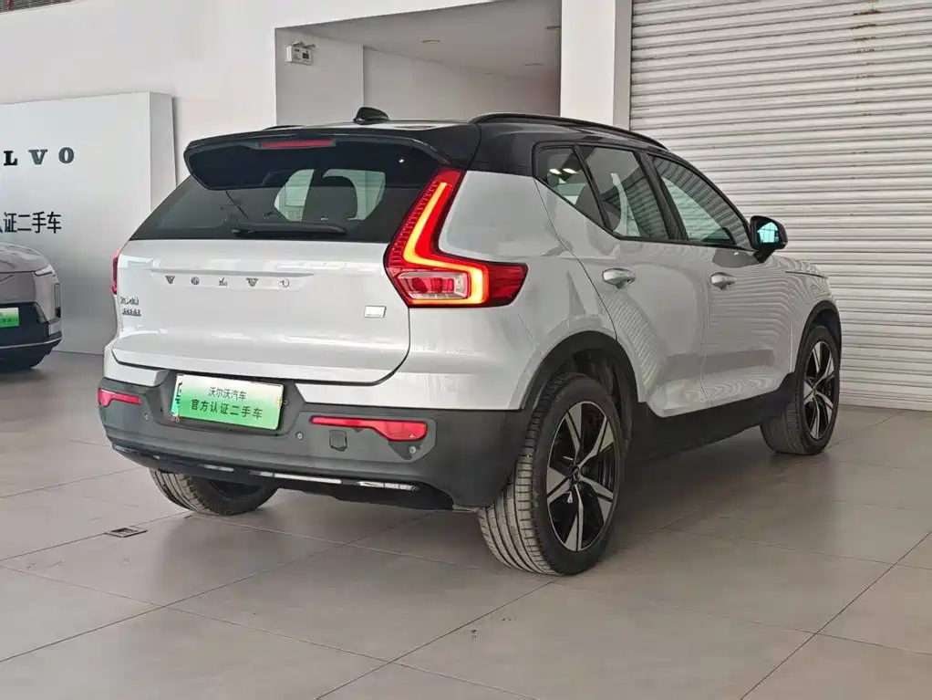 Volvo XC40 NEV — фото 8