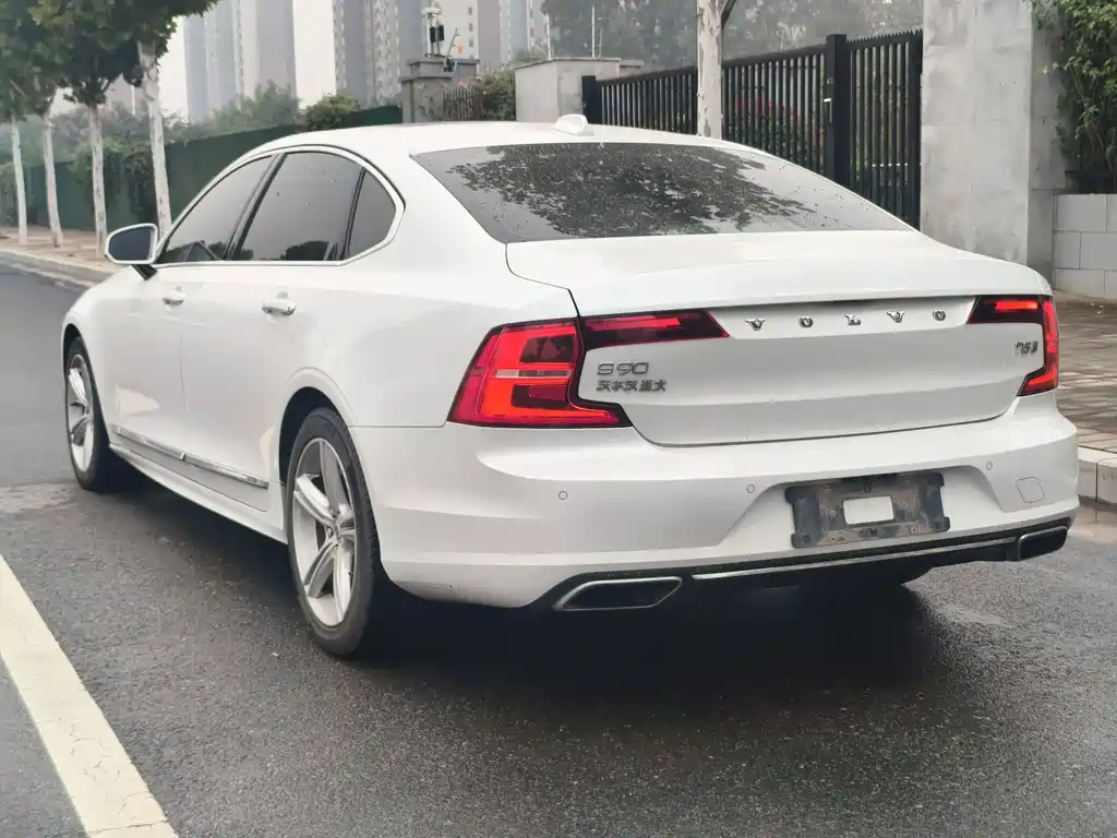 Volvo S90 — фото 14
