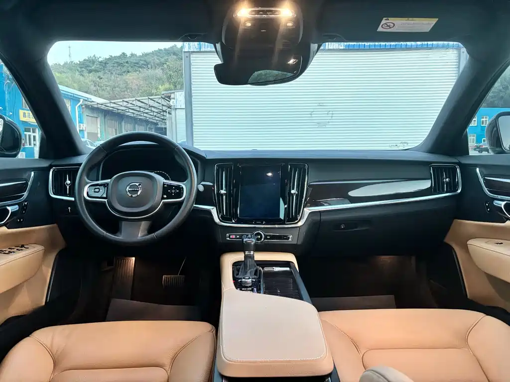 Volvo S90 — фото 13