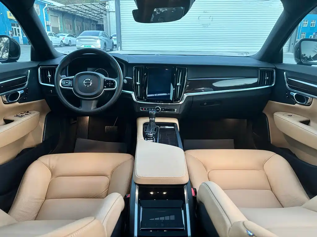 Volvo S90 — фото 14