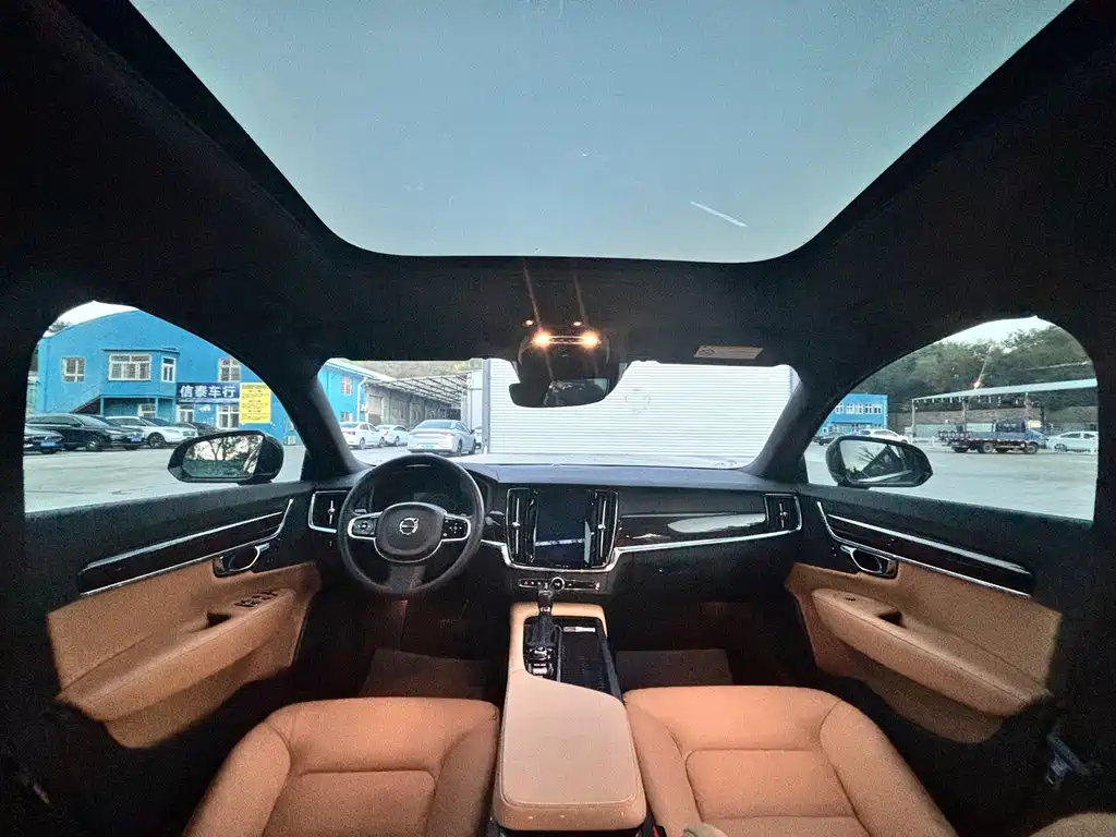 Volvo S90 — фото 15