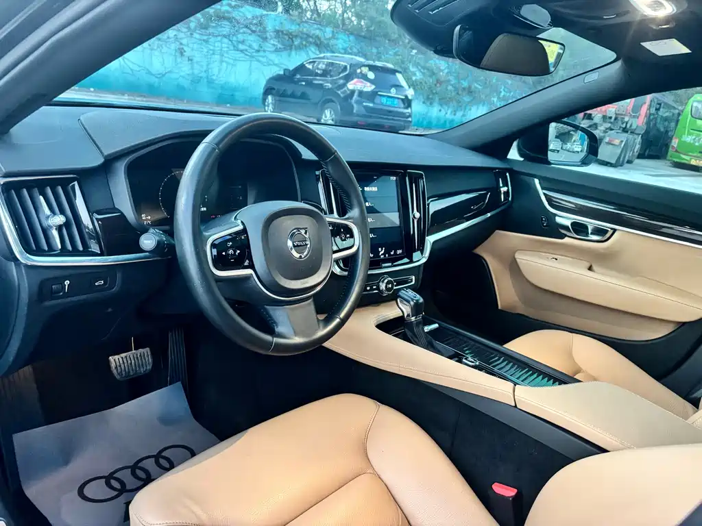 Volvo S90 — фото 7