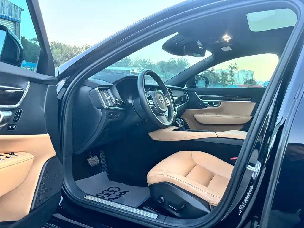 Volvo S90 — фото 9