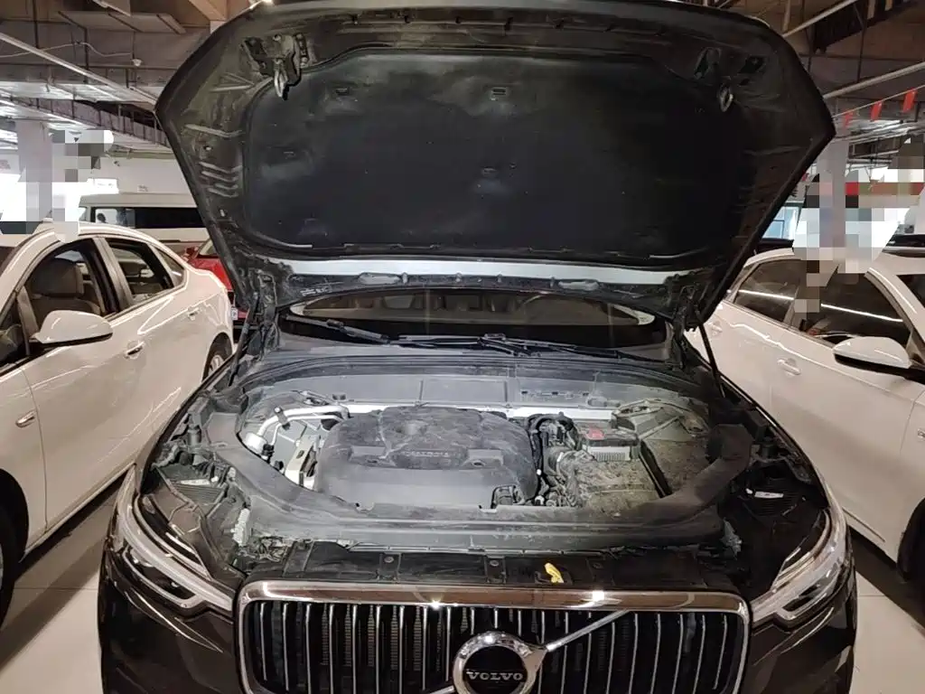 Volvo XC60 — фото 19