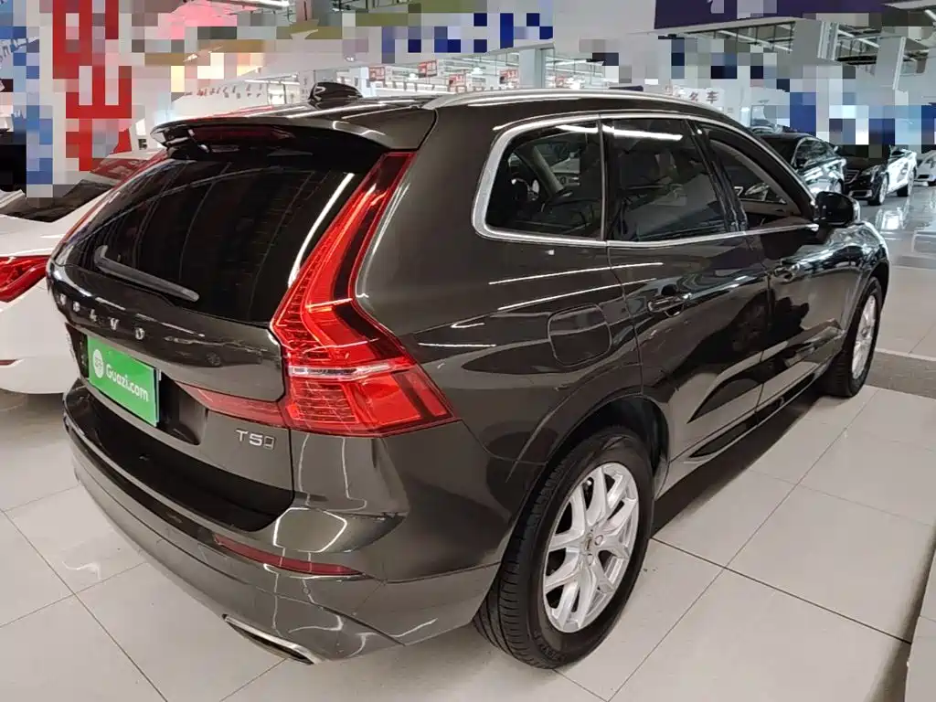 Volvo XC60 — фото 6