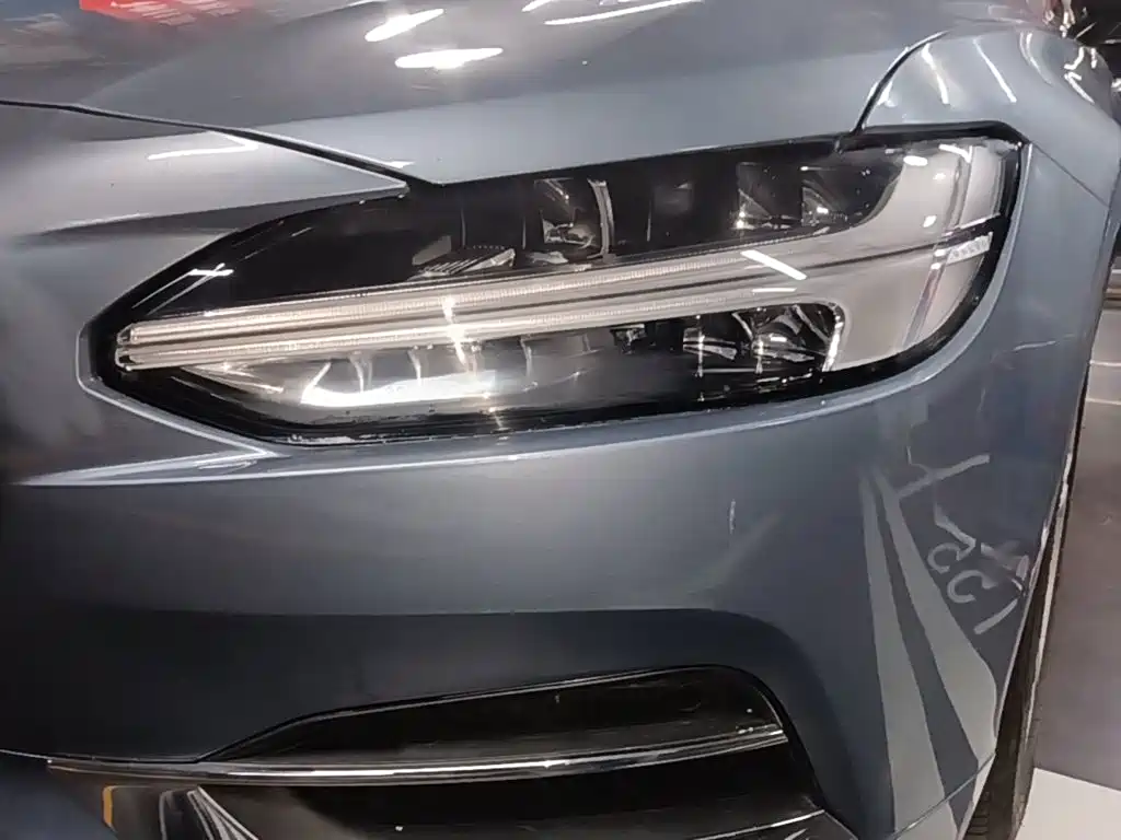 Volvo S90 — фото 23