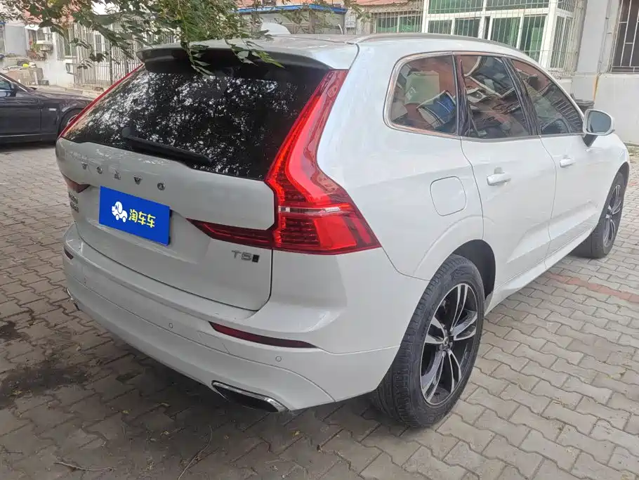 Volvo XC60 — фото 3