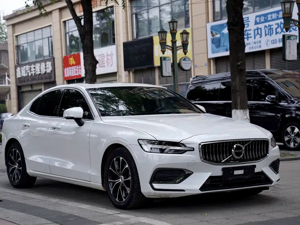 Volvo S60 — фото 3