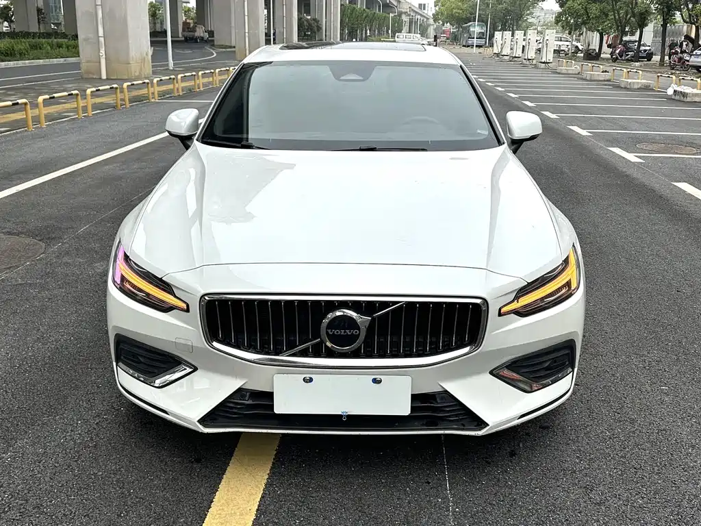 Volvo S60 — фото 2