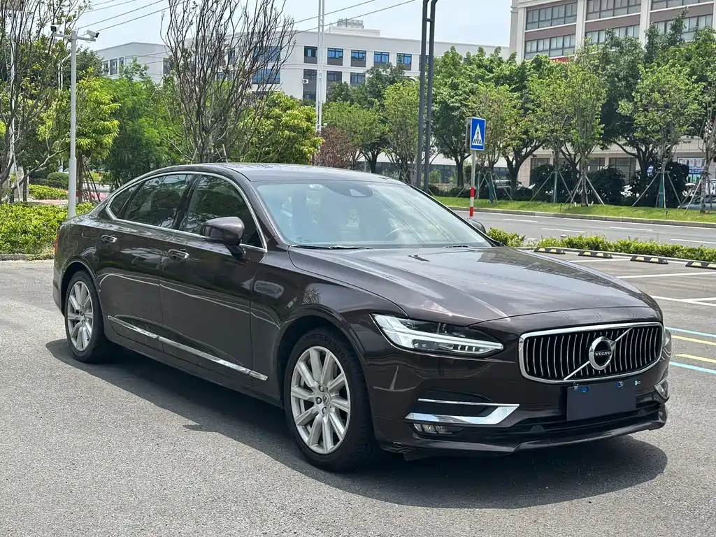 Volvo S90 — фото 3