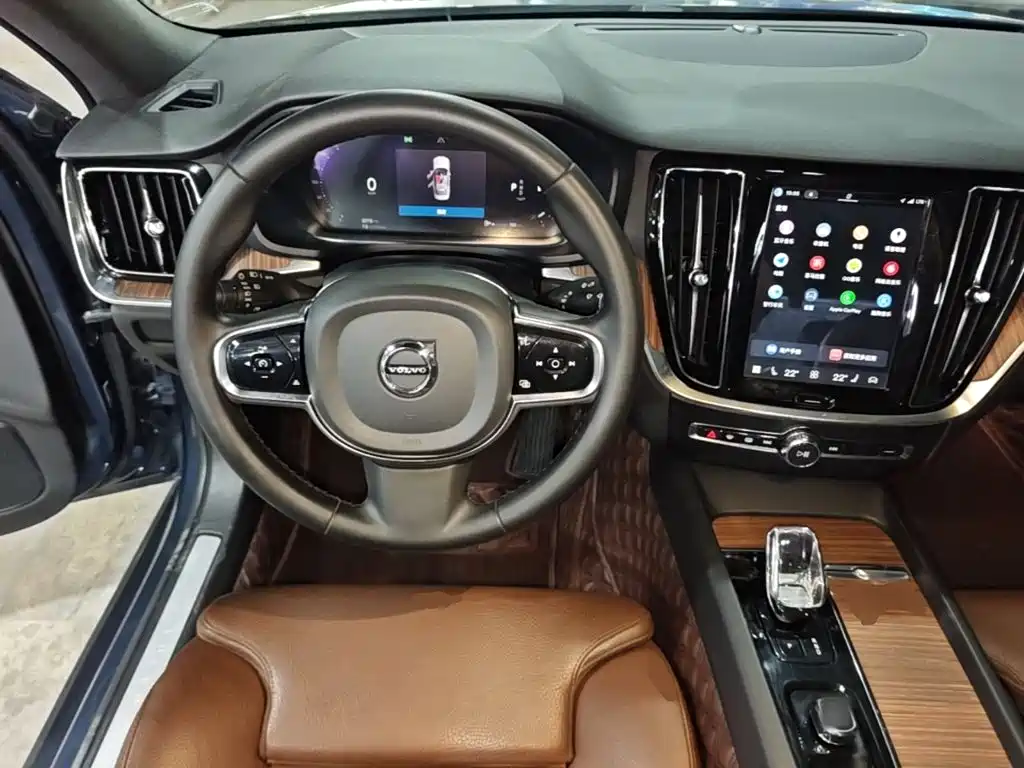 Volvo S60 — фото 10