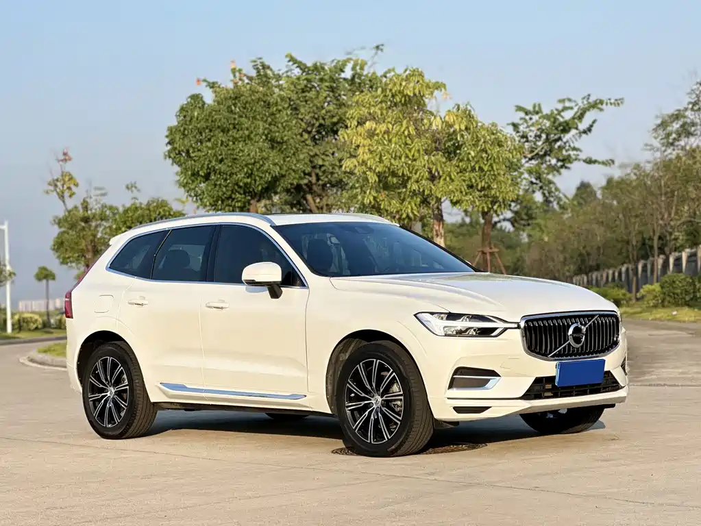 Volvo XC60 — фото 3