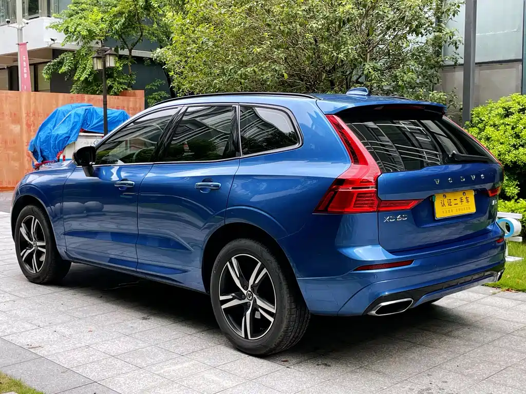 Volvo XC60 — фото 4