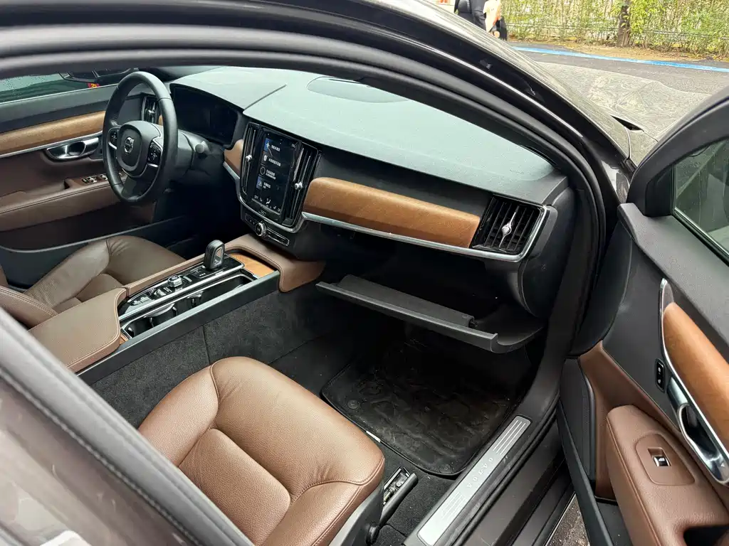 Volvo S90 — фото 8