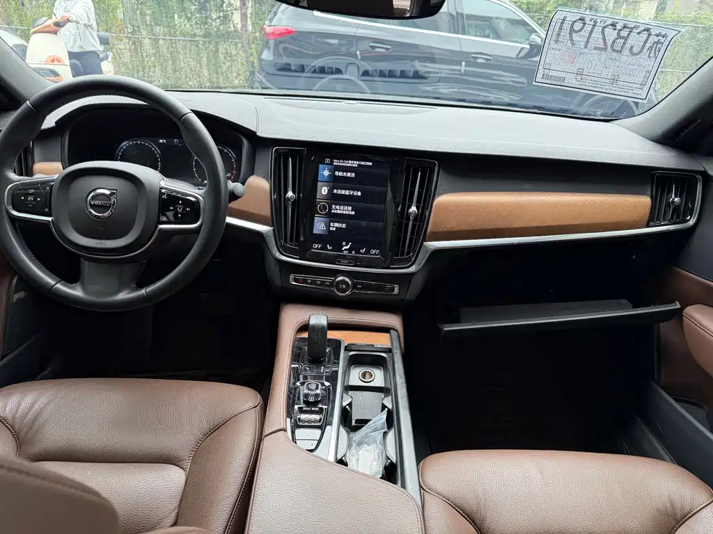 Volvo S90 — фото 9