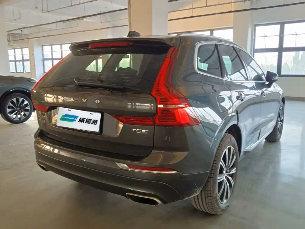 Volvo XC60 — фото 3