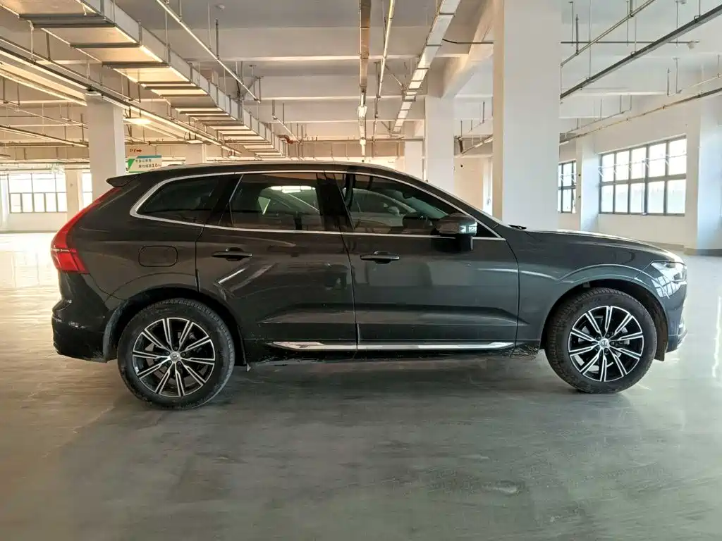 Volvo XC60 — фото 6