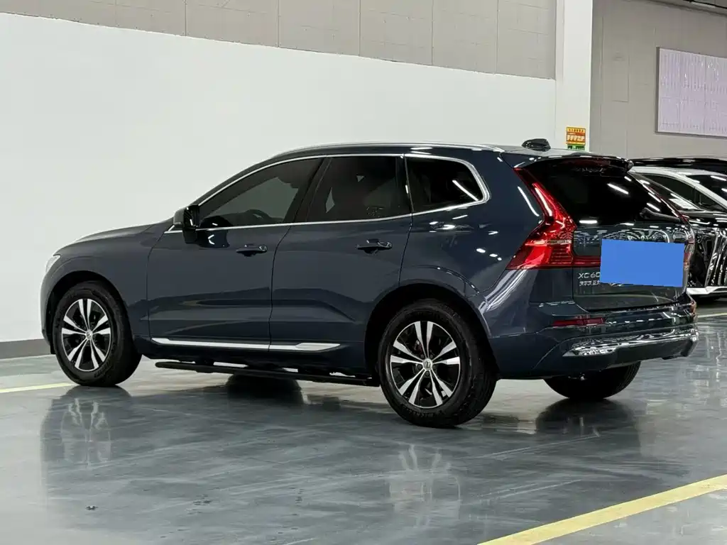 Volvo XC60 — фото 7