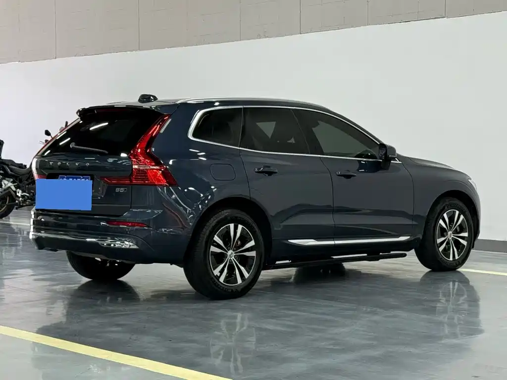 Volvo XC60 — фото 9