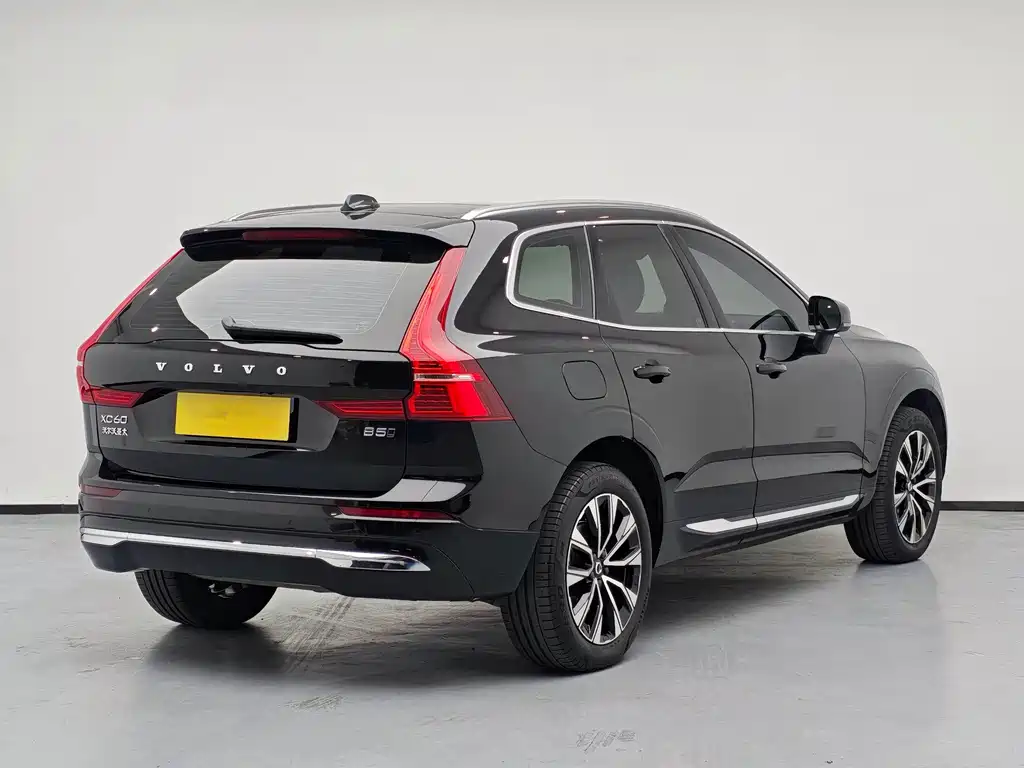 Volvo XC60 — фото 4