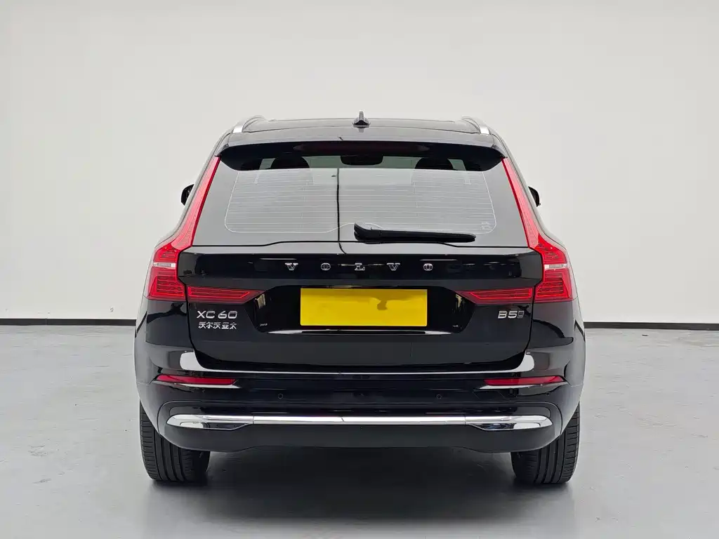Volvo XC60 — фото 6