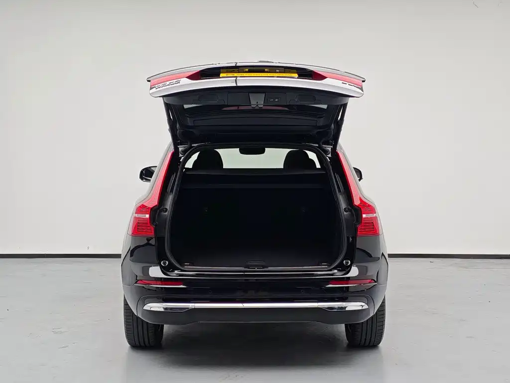 Volvo XC60 — фото 7