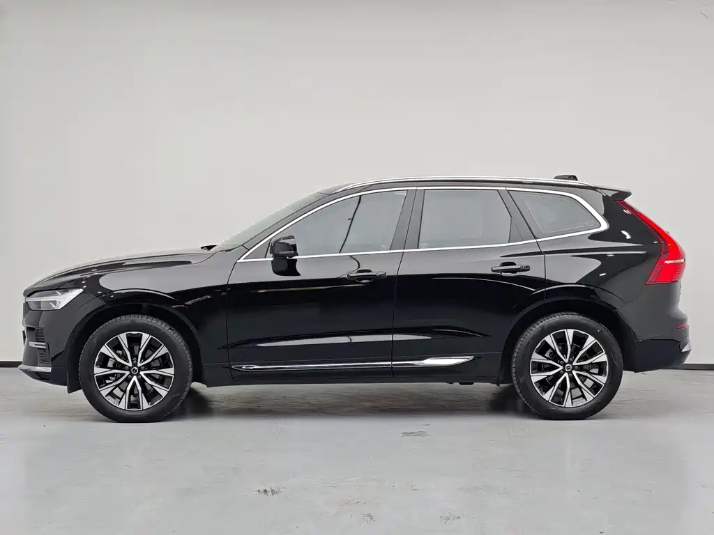 Volvo XC60 — фото 10