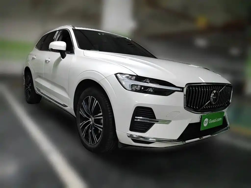 Volvo XC60 — фото 23