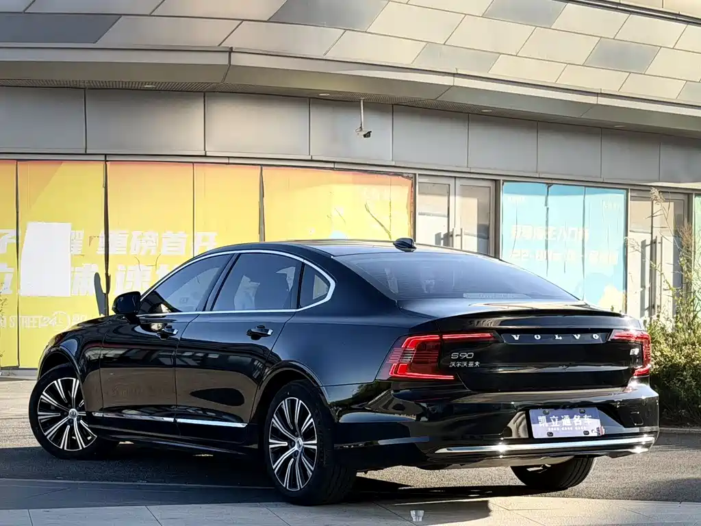 Volvo S90 — фото 5