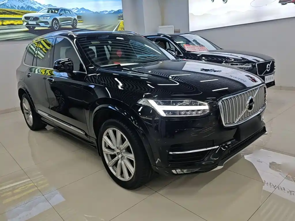 Volvo XC90 — фото 3