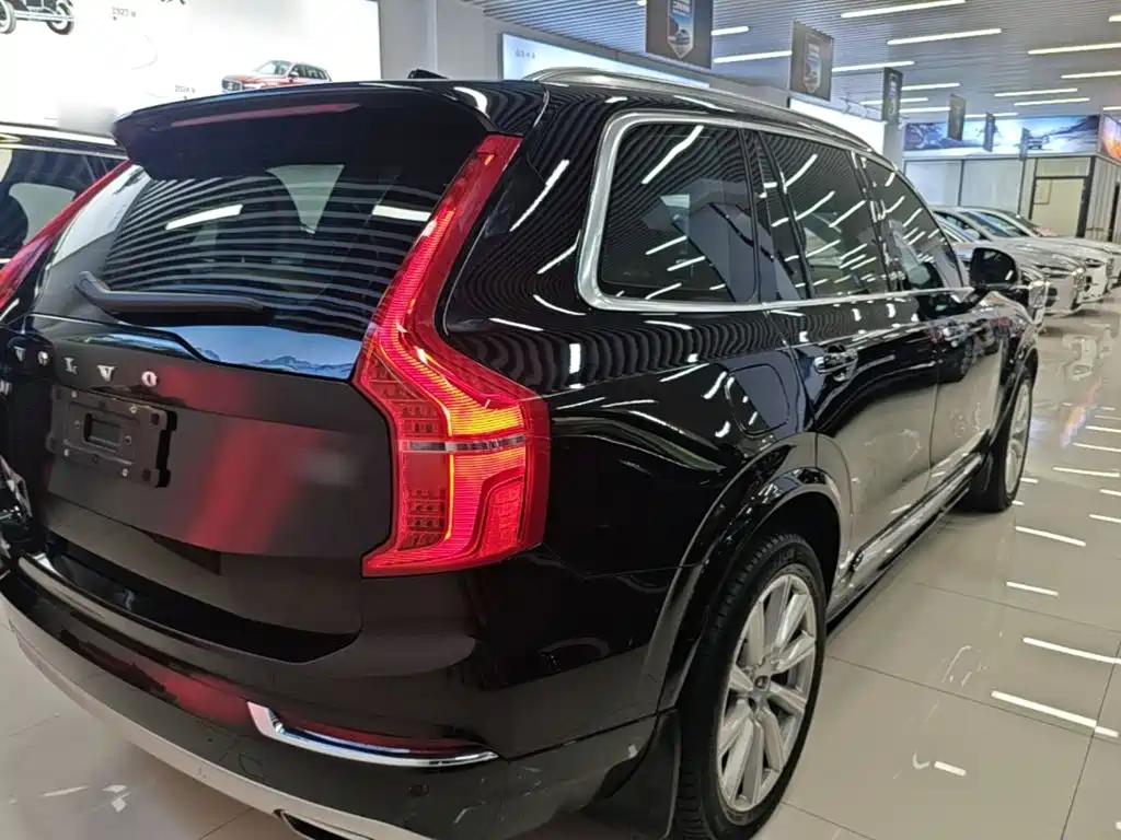 Volvo XC90 — фото 6