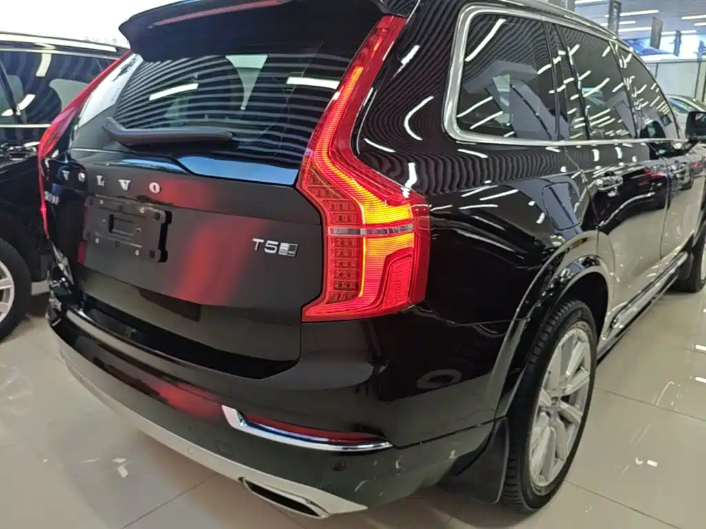 Volvo XC90 — фото 7