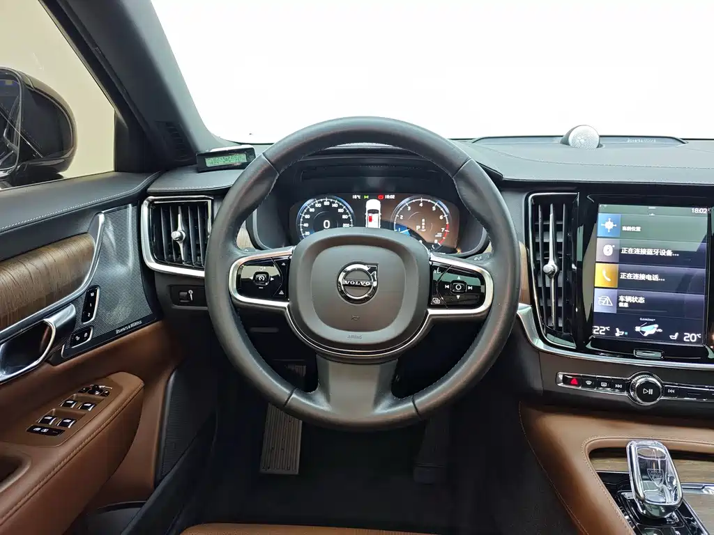 Volvo S90 — фото 14