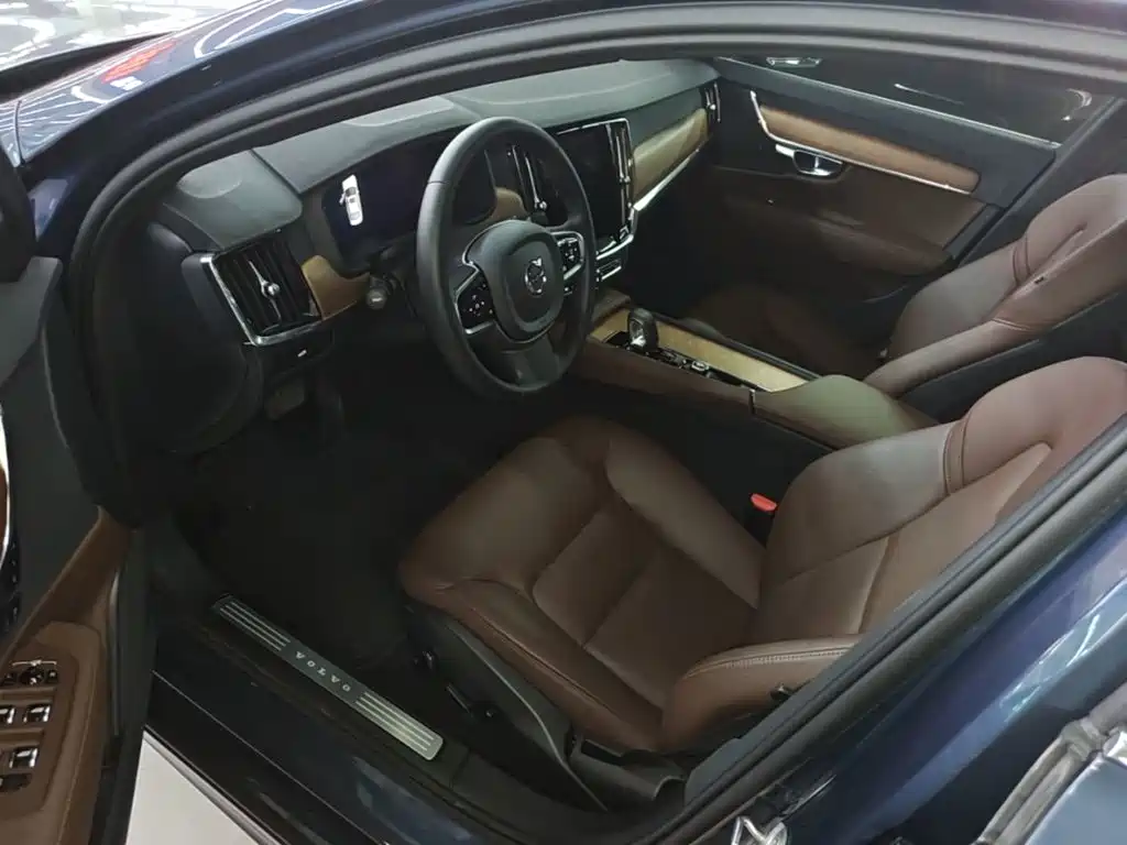 Volvo S90 — фото 15