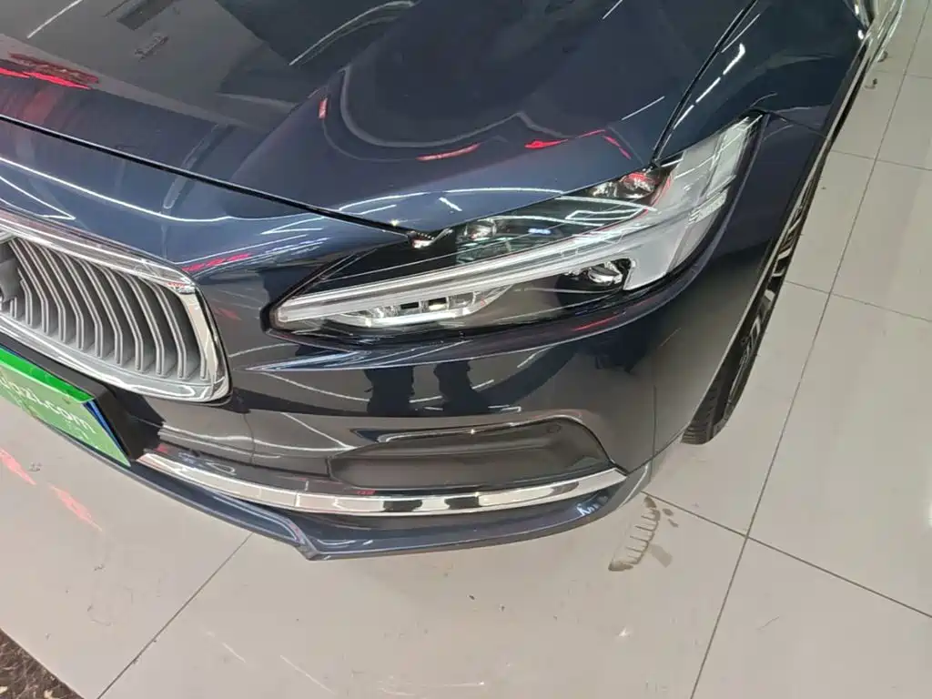 Volvo S90 — фото 23