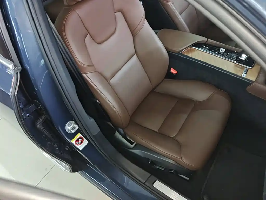 Volvo S90 — фото 24