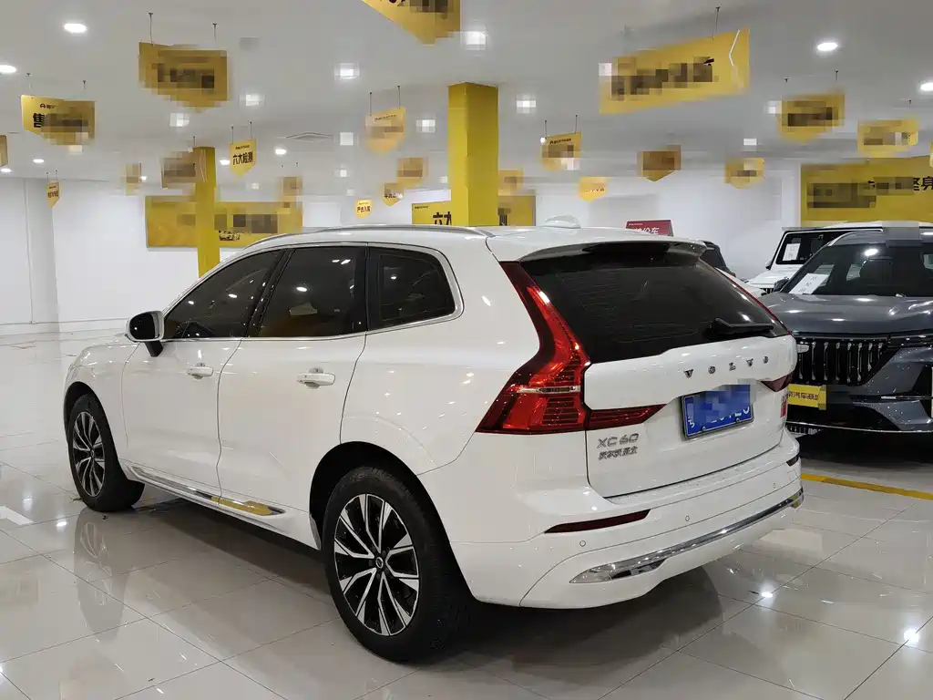 Volvo XC60 — фото 4