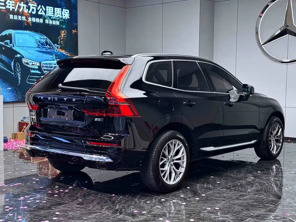 Volvo XC60 — фото 7