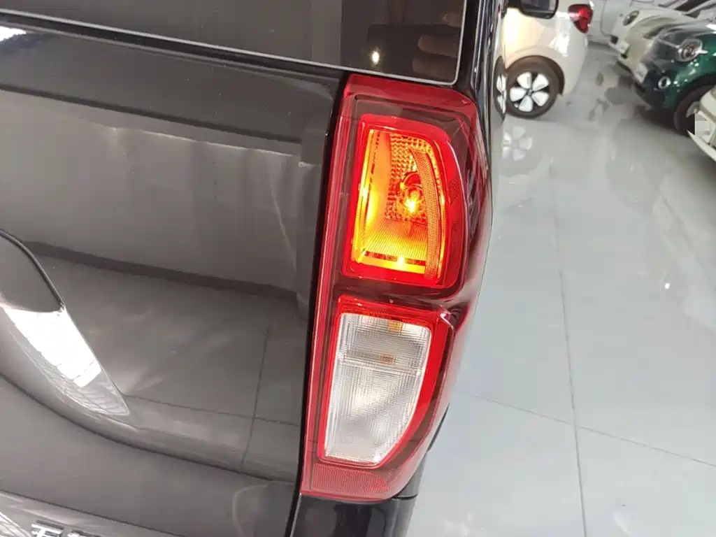 Wuling Zhiguang EV — фото 7