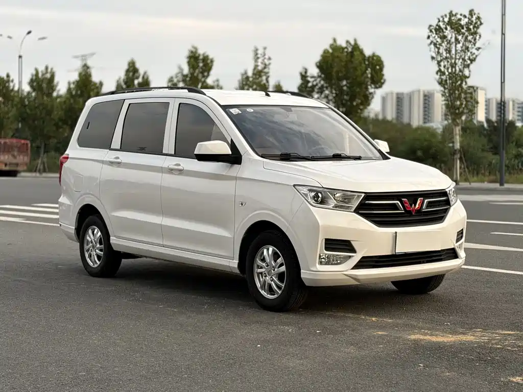 Wuling Hongguang — фото 4