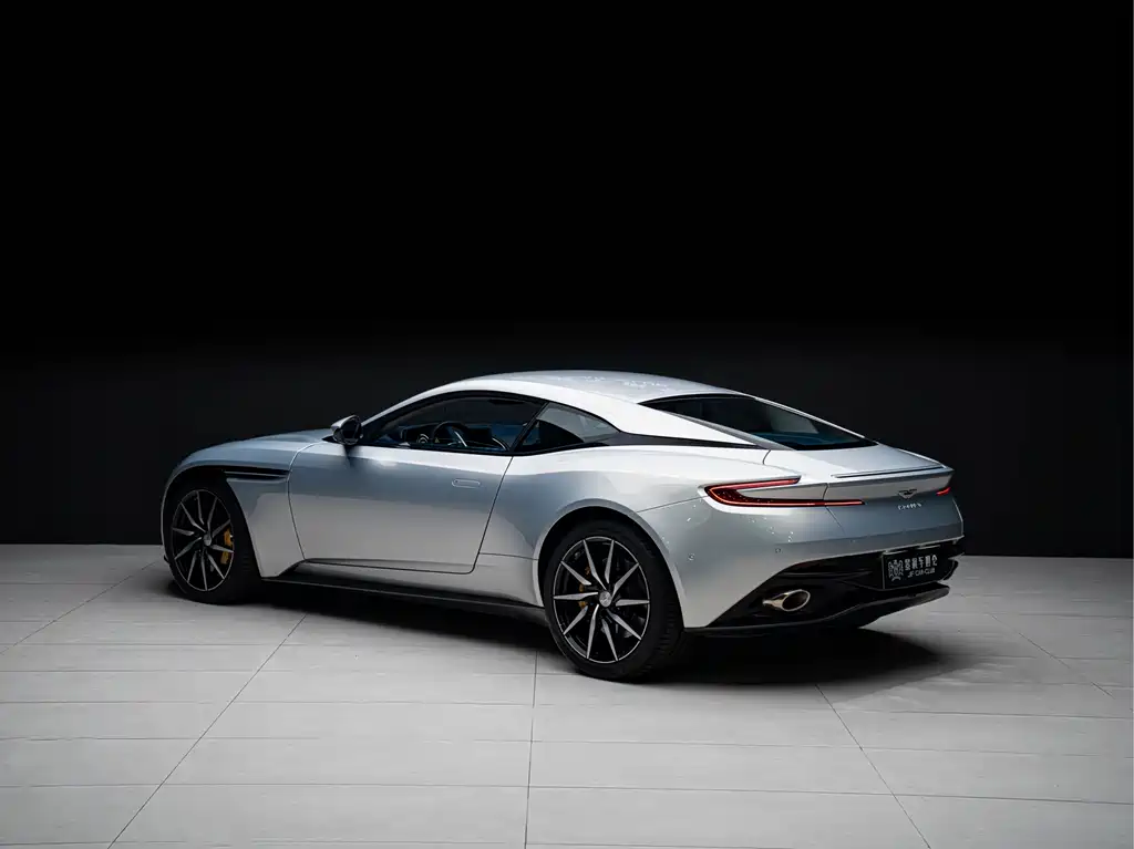 Aston Martin DB11 — фото 3