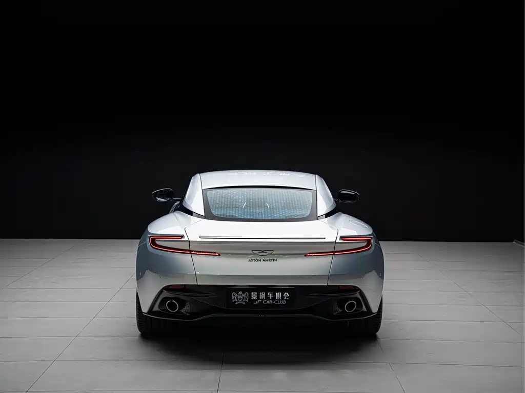 Aston Martin DB11 — фото 5